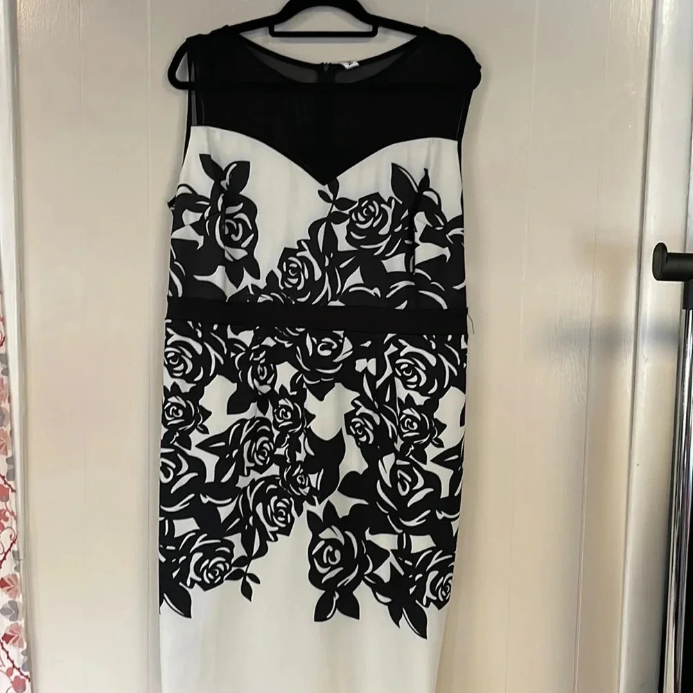 Nextmia Flirty Dress Black/White Sz 16